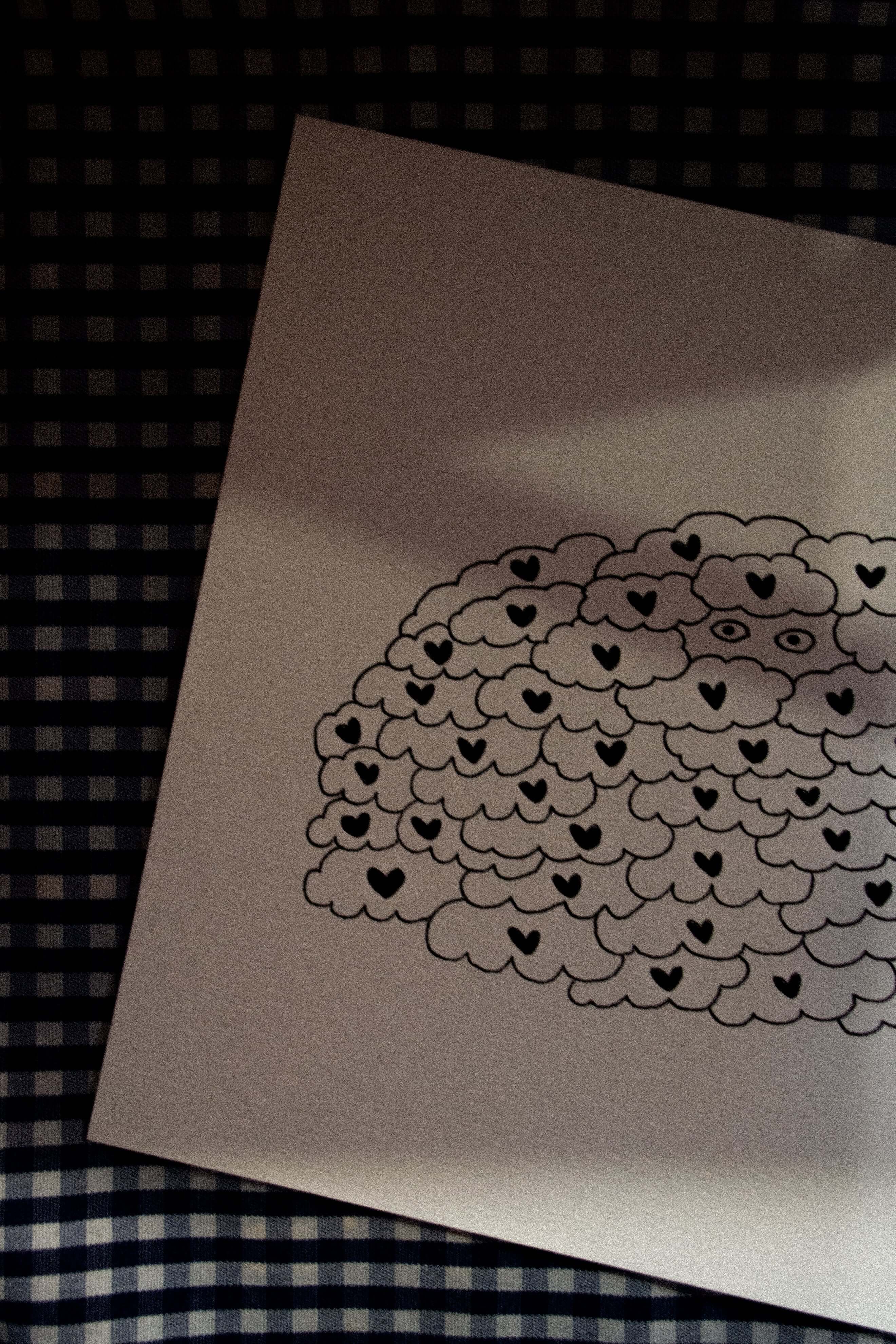 Affiche poétique "Je m'enveloppe de mots douillets." - Grisbleu - sous le sable design - grisbleu