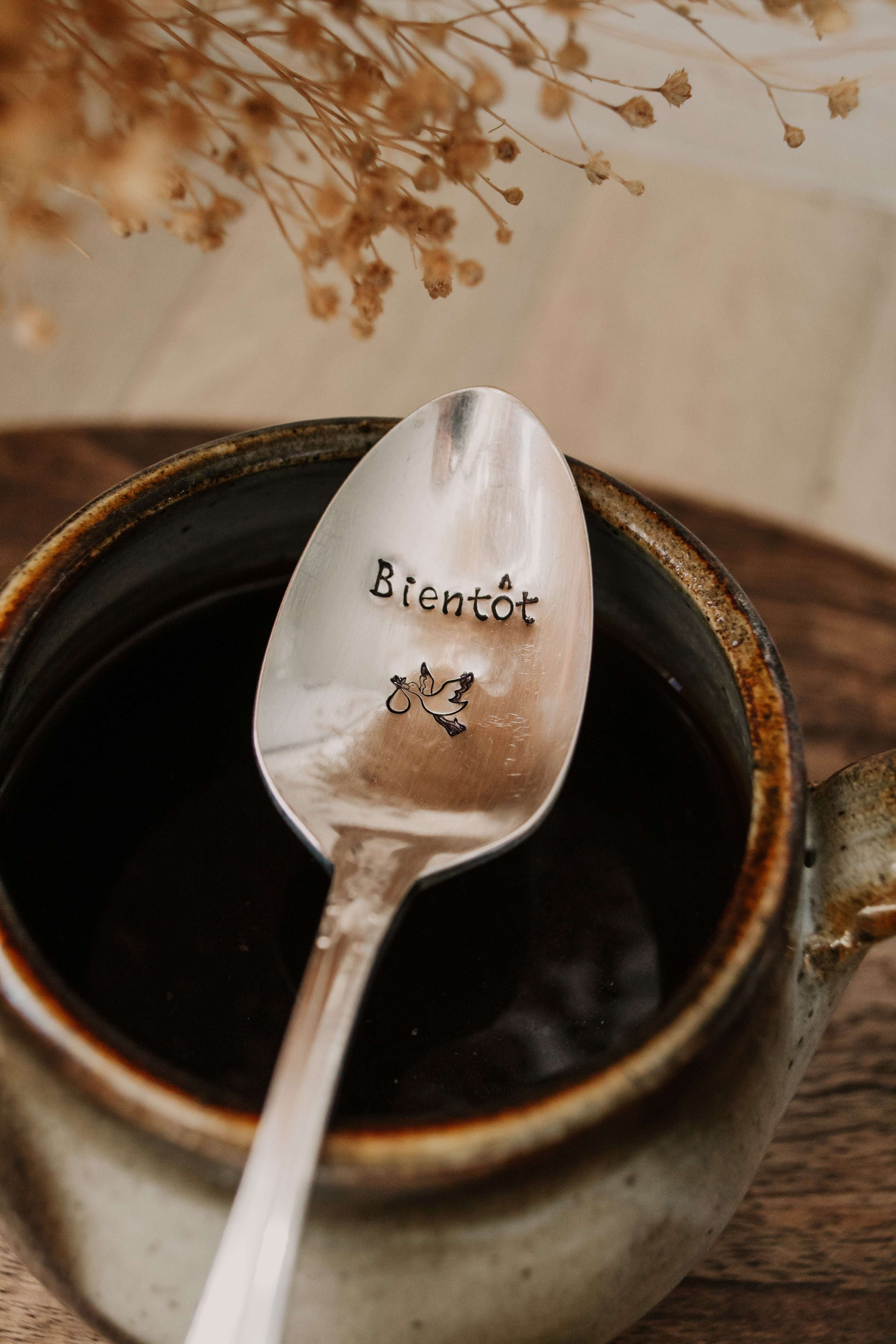 Cuillère "Bientôt ..." - sous le sable design - grisbleu