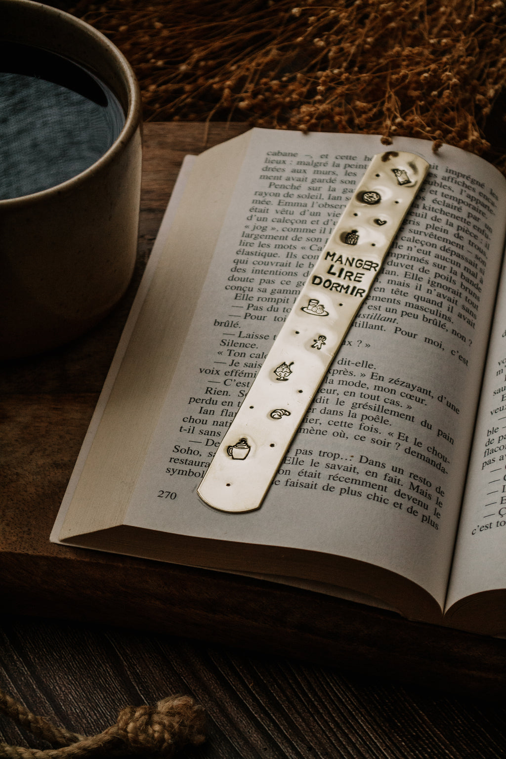 Marque-page "MANGER LIRE DORMIR" - sous le sable design - grisbleu