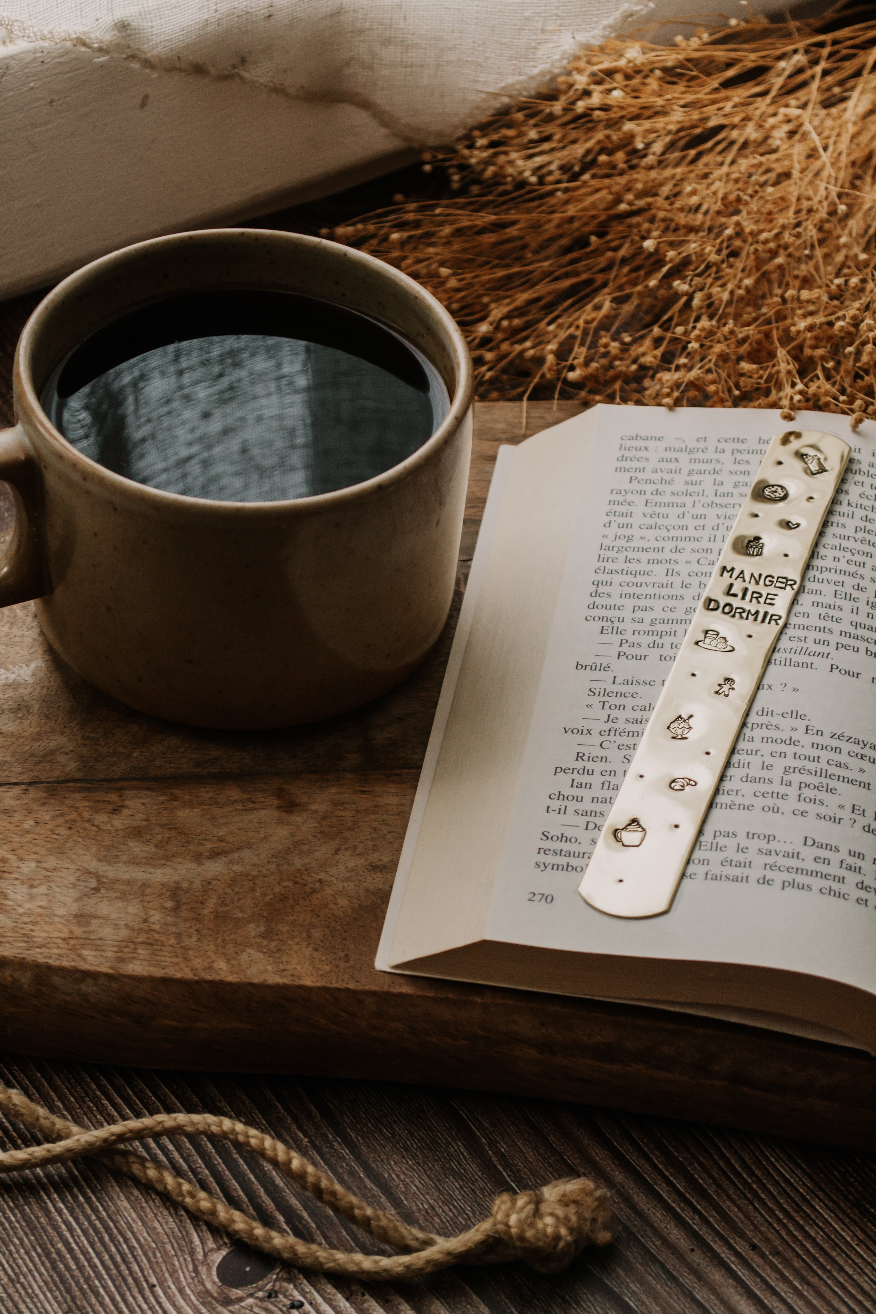 Marque-page "MANGER LIRE DORMIR" - sous le sable design - grisbleu