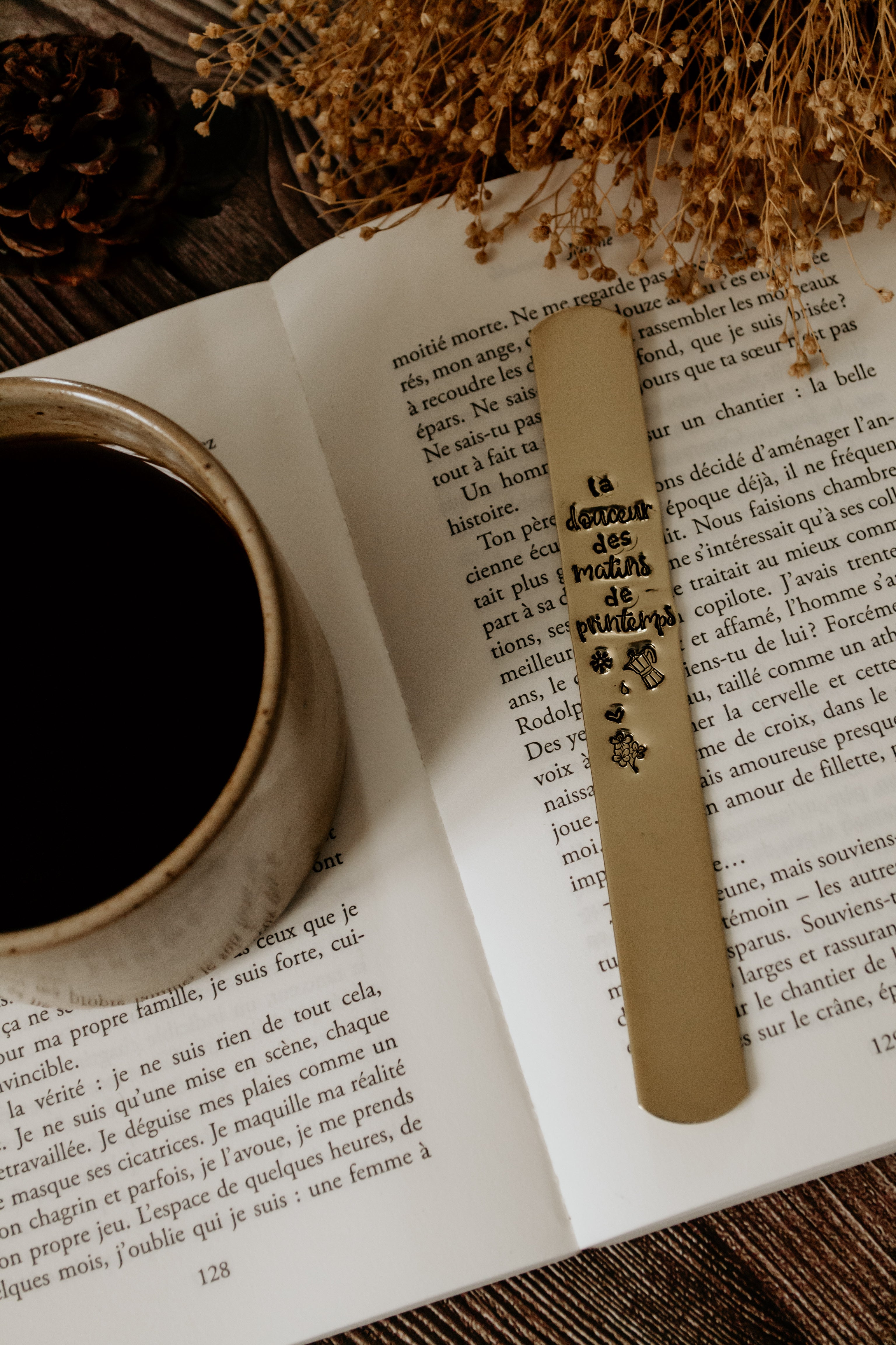 Marque-page "la douceur des matins de printemps" - sous le sable design - grisbleu