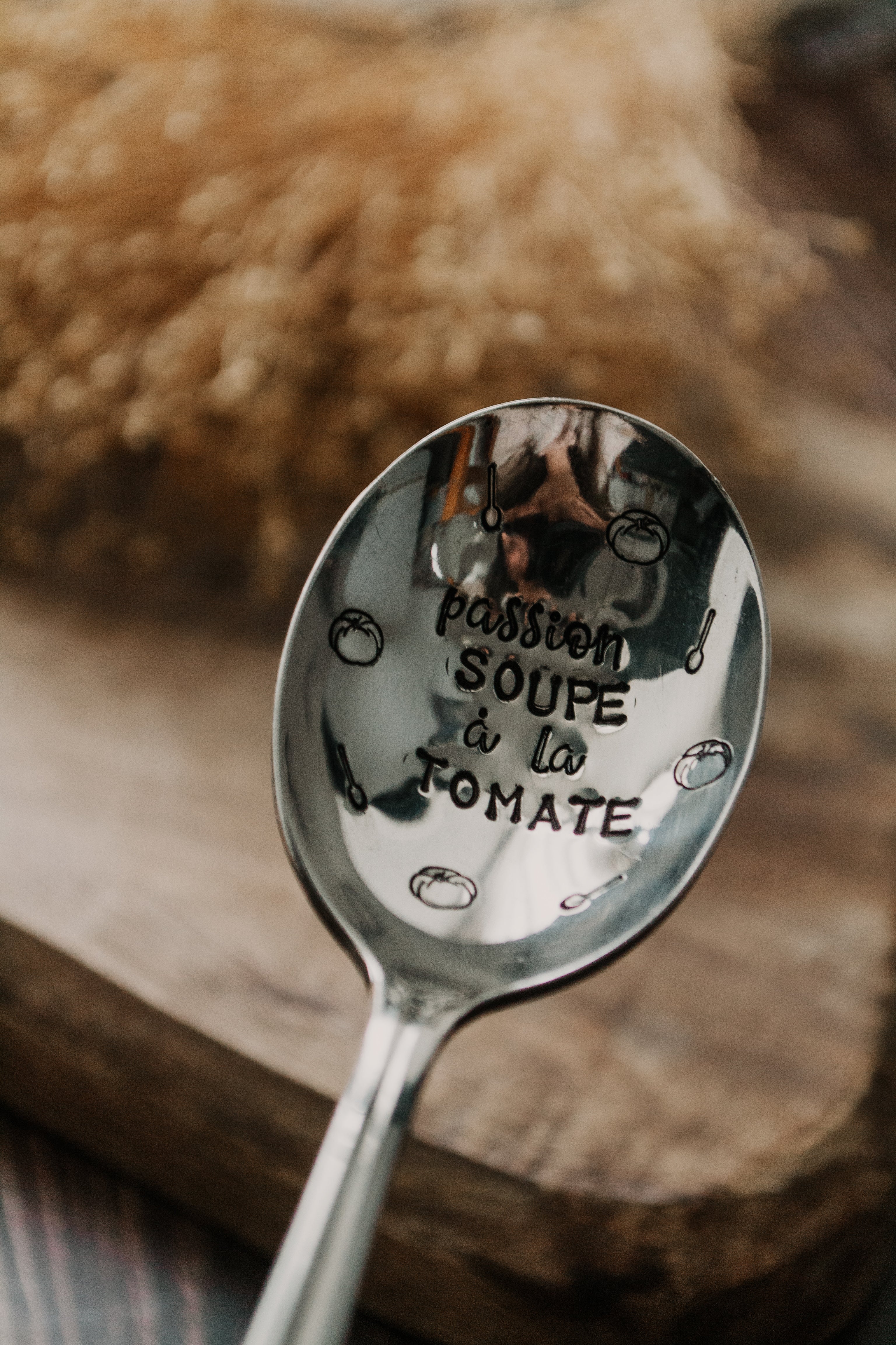 Cuillère atypique "passion SOUPE à la TOMATE" - sous le sable design - grisbleu