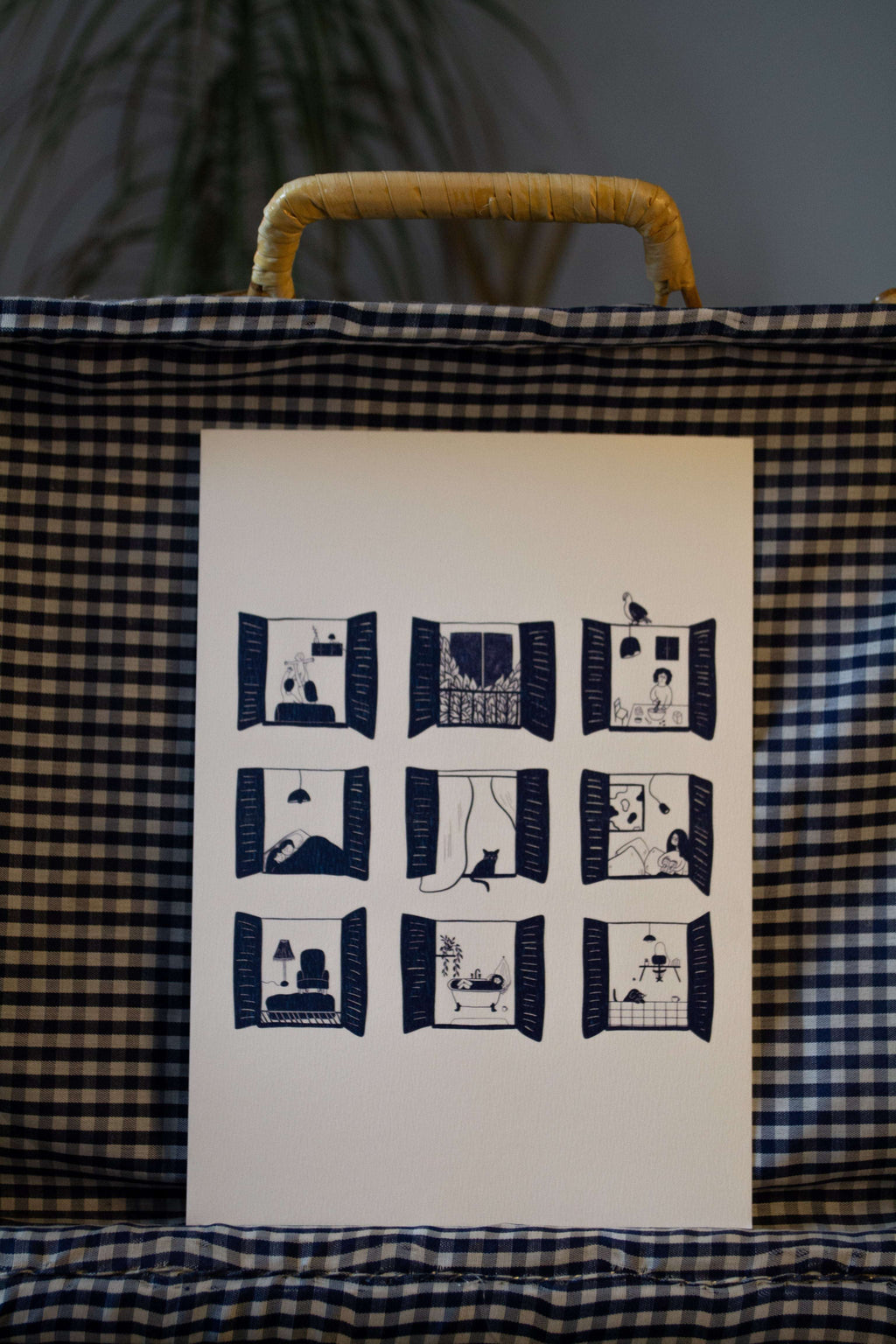 Illustration "À travers les fenêtres" - sous le sable design - grisbleu