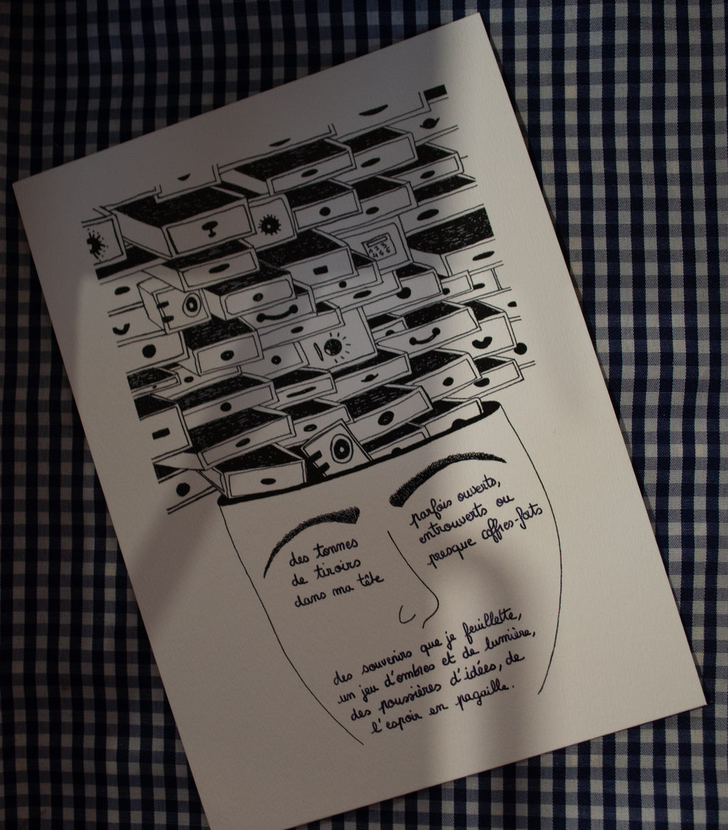 Affiche poétique "des tonnes de tiroirs dans ma tête" - Grisbleu - sous le sable design - grisbleu