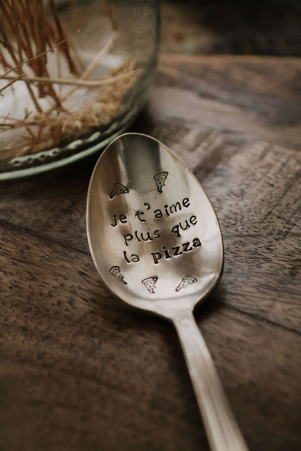 Cuillère " je t'aime plus que la pizza" - sous le sable design - grisbleu