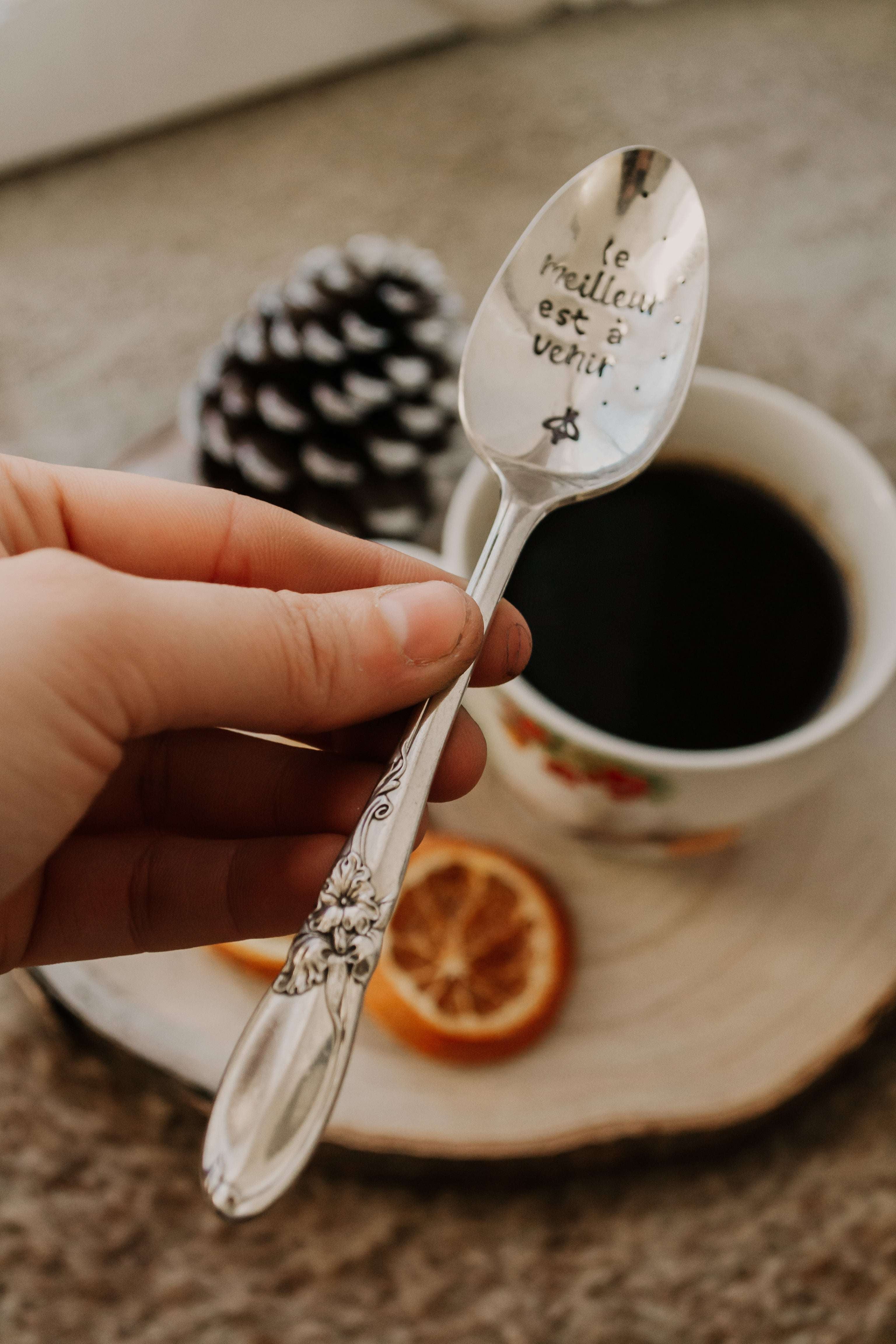 Cuillère à café - Le meilleur est à venir - sous le sable design - grisbleu