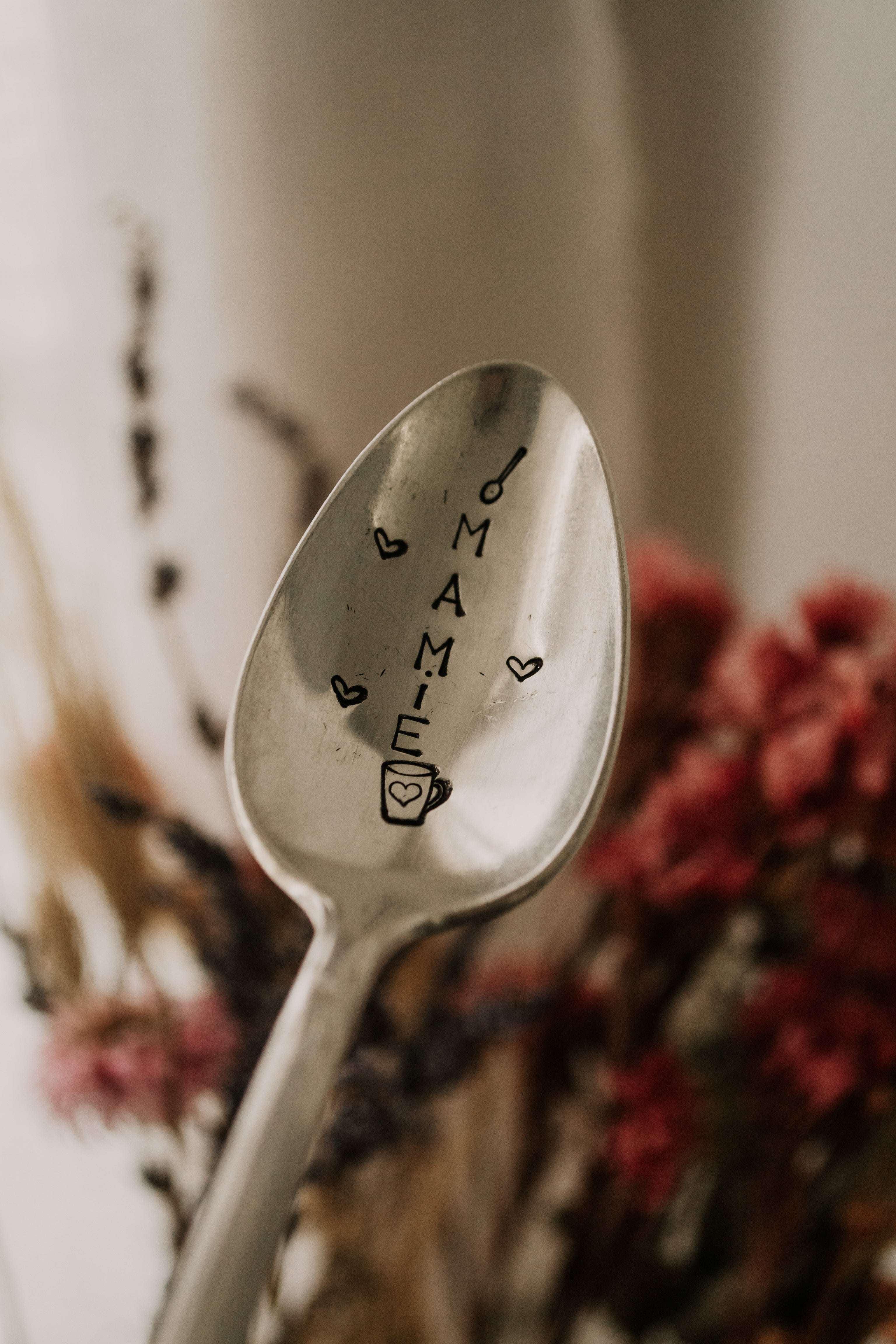 Cuillère " MA M I E" - sous le sable design - grisbleu