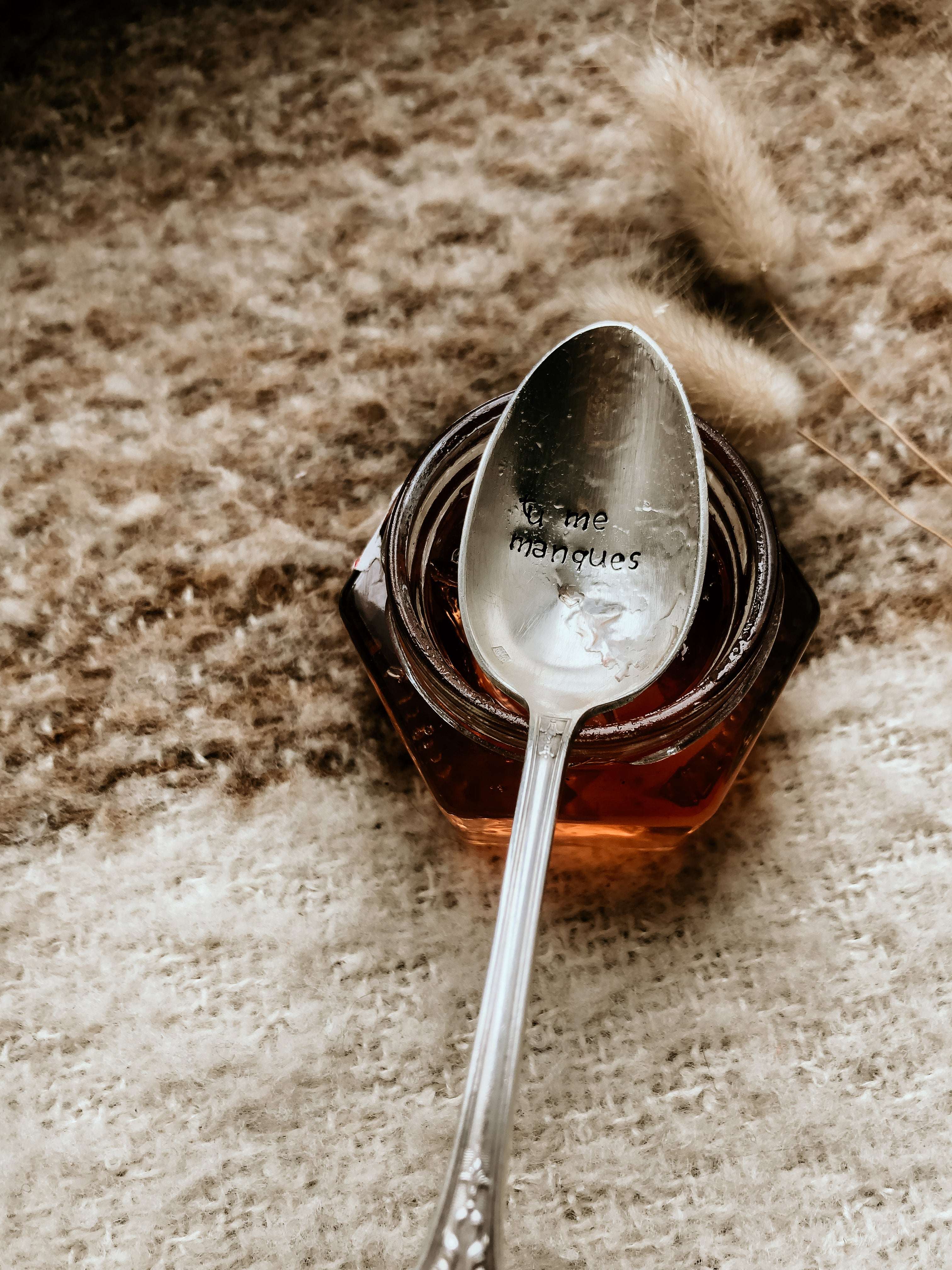 Cuillère à café - Tu me manques - sous le sable design - grisbleu