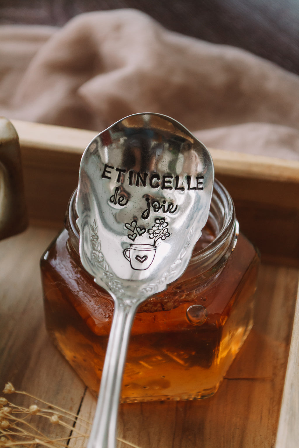 Cuillère atypique "Etincelle de joie" - sous le sable design - grisbleu