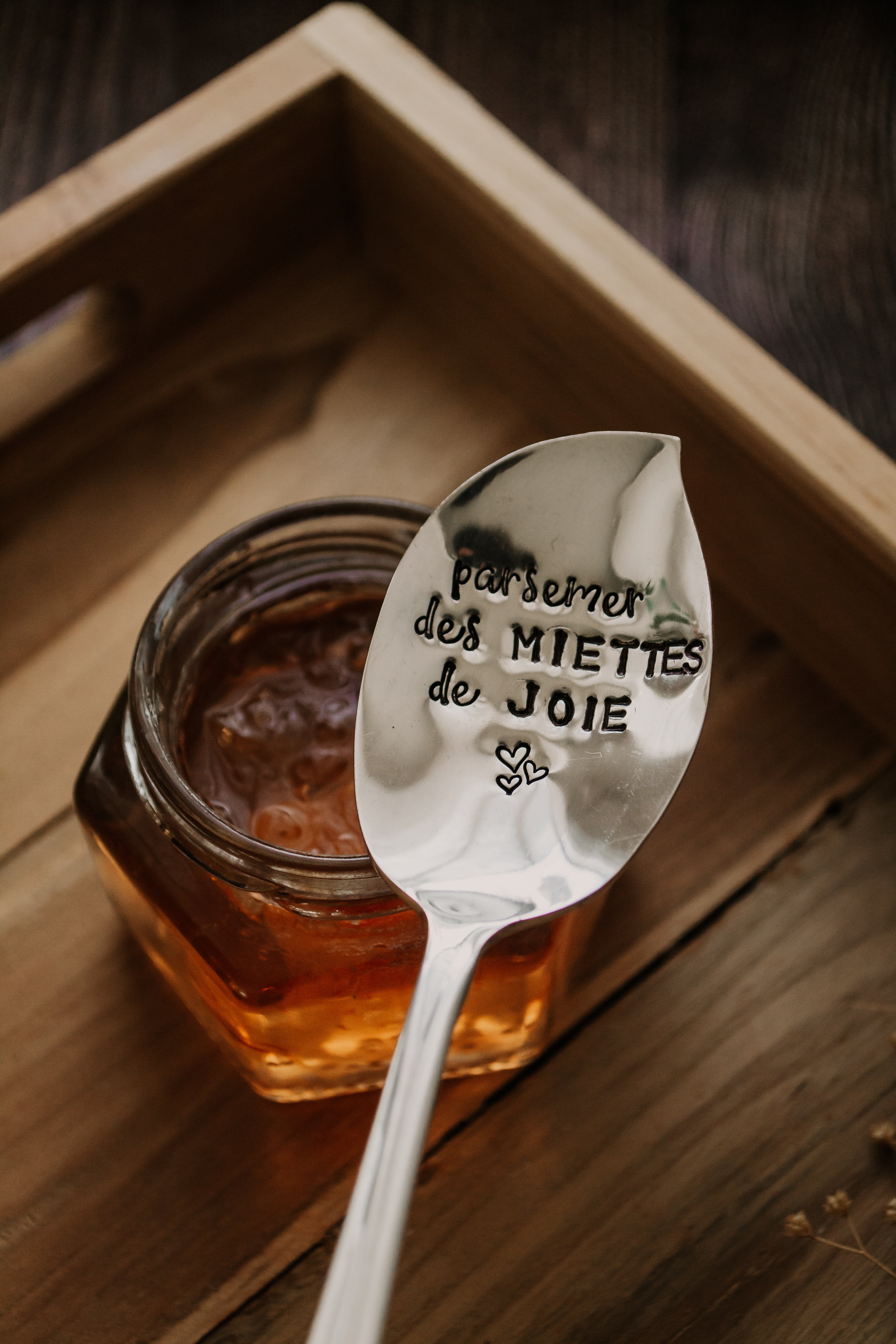 Cuillère atypique "Parsemer des miettes de joie" - sous le sable design - grisbleu