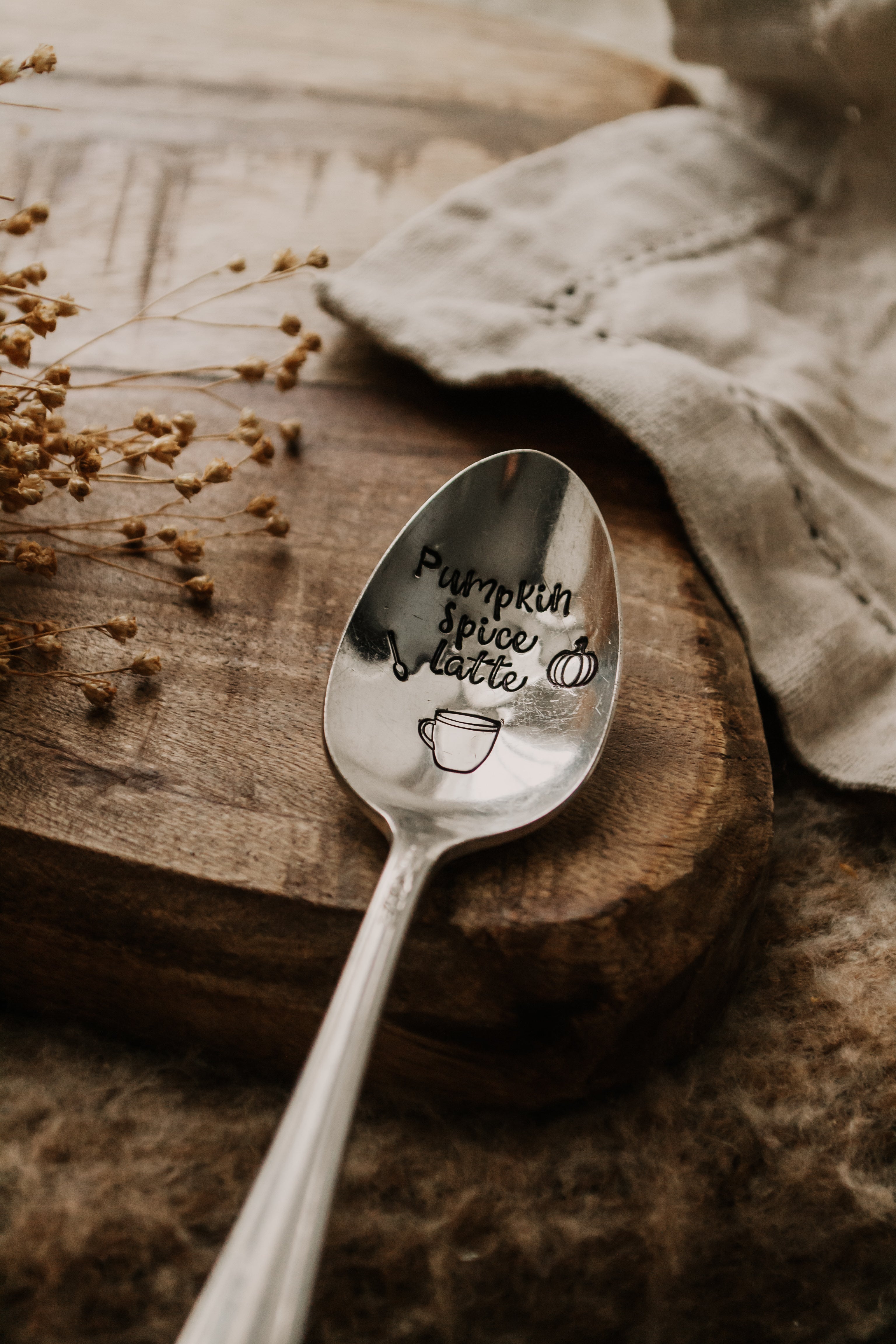 Cuillère"Pumpkin spice latte" - sous le sable design - grisbleu