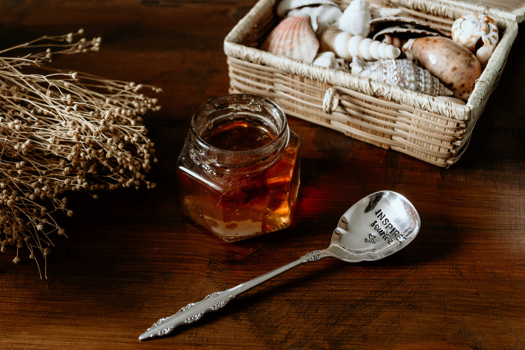 Cuillère atypique "INSPIREZ souriez" - sous le sable design - grisbleu