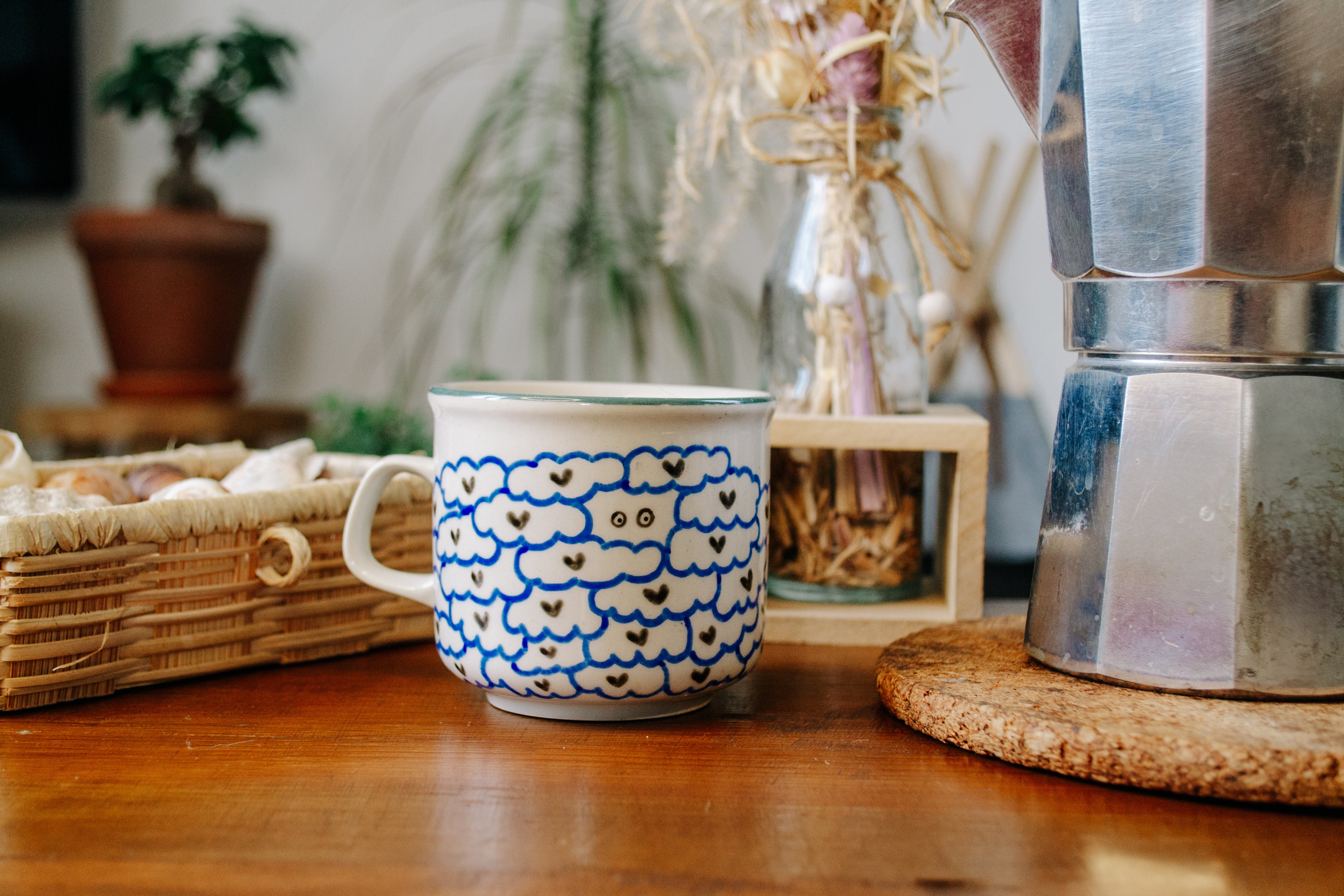 Tasse "S'emmitoufler de mots douillets" - sous le sable design - grisbleu