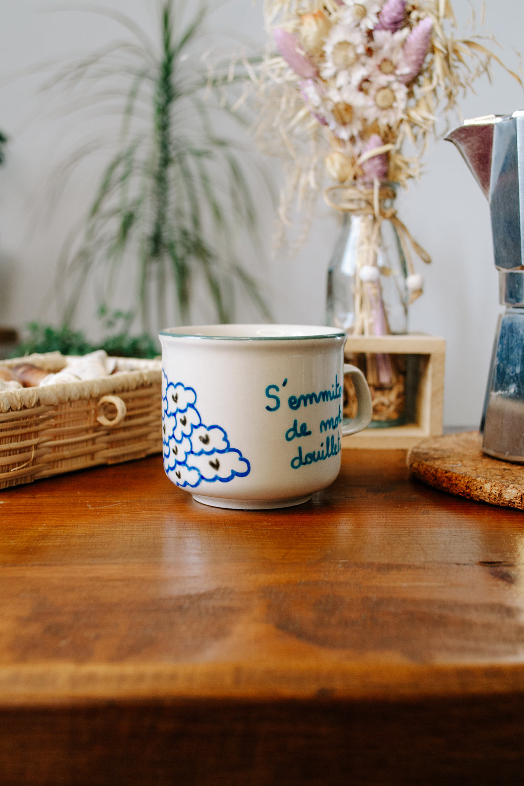 Tasse "S'emmitoufler de mots douillets" - sous le sable design - grisbleu
