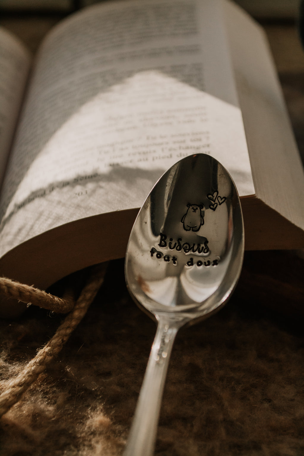 Cuillère "Bisous tout doux" - sous le sable design - grisbleu