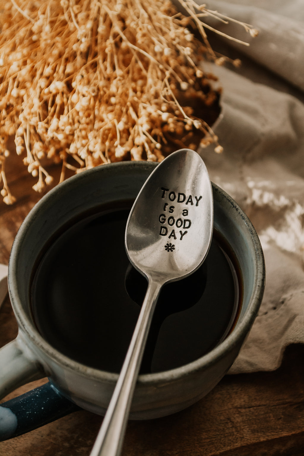 Cuillère "TODAY is a GOOD DAY" - sous le sable design - grisbleu