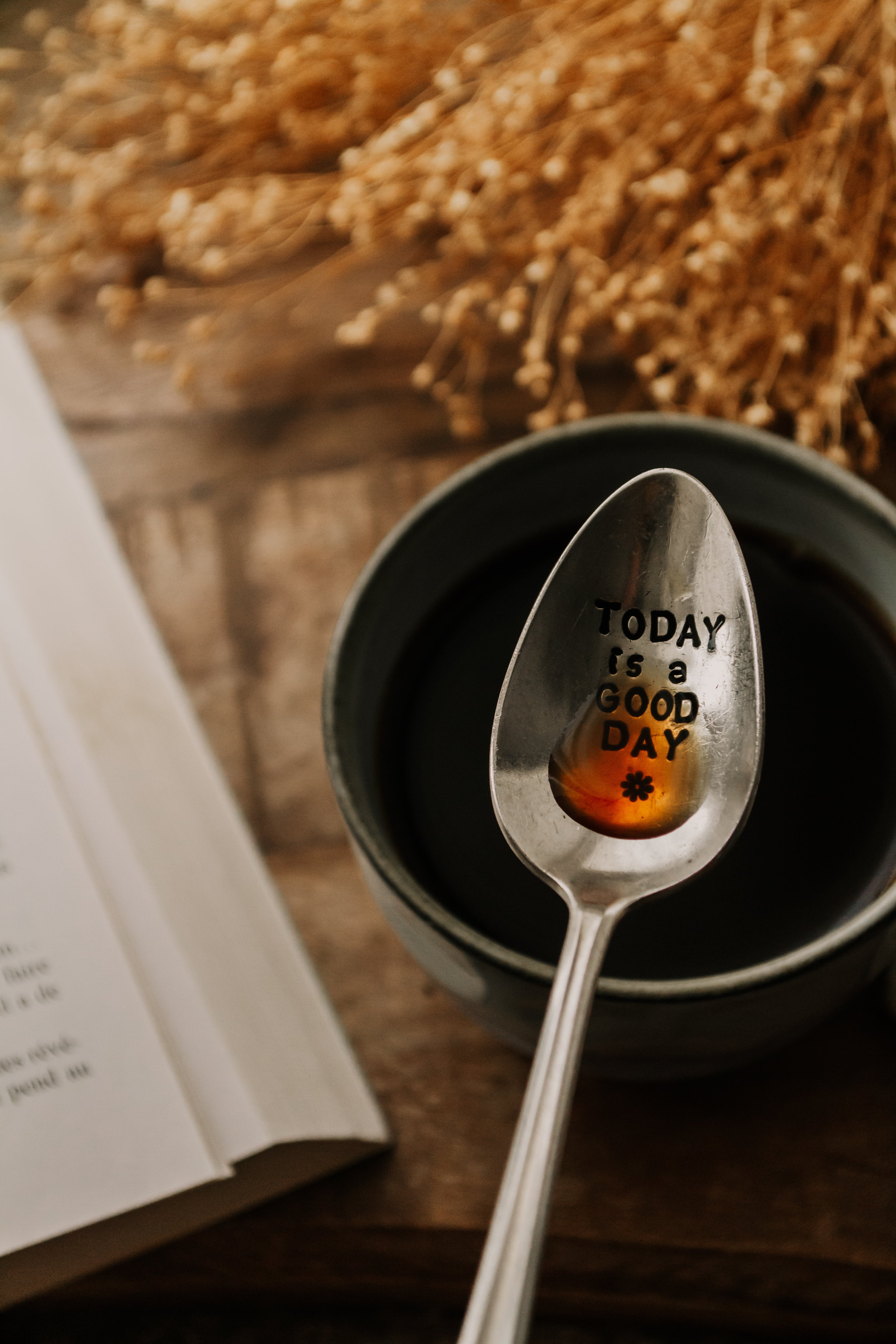 Cuillère "TODAY is a GOOD DAY" - sous le sable design - grisbleu