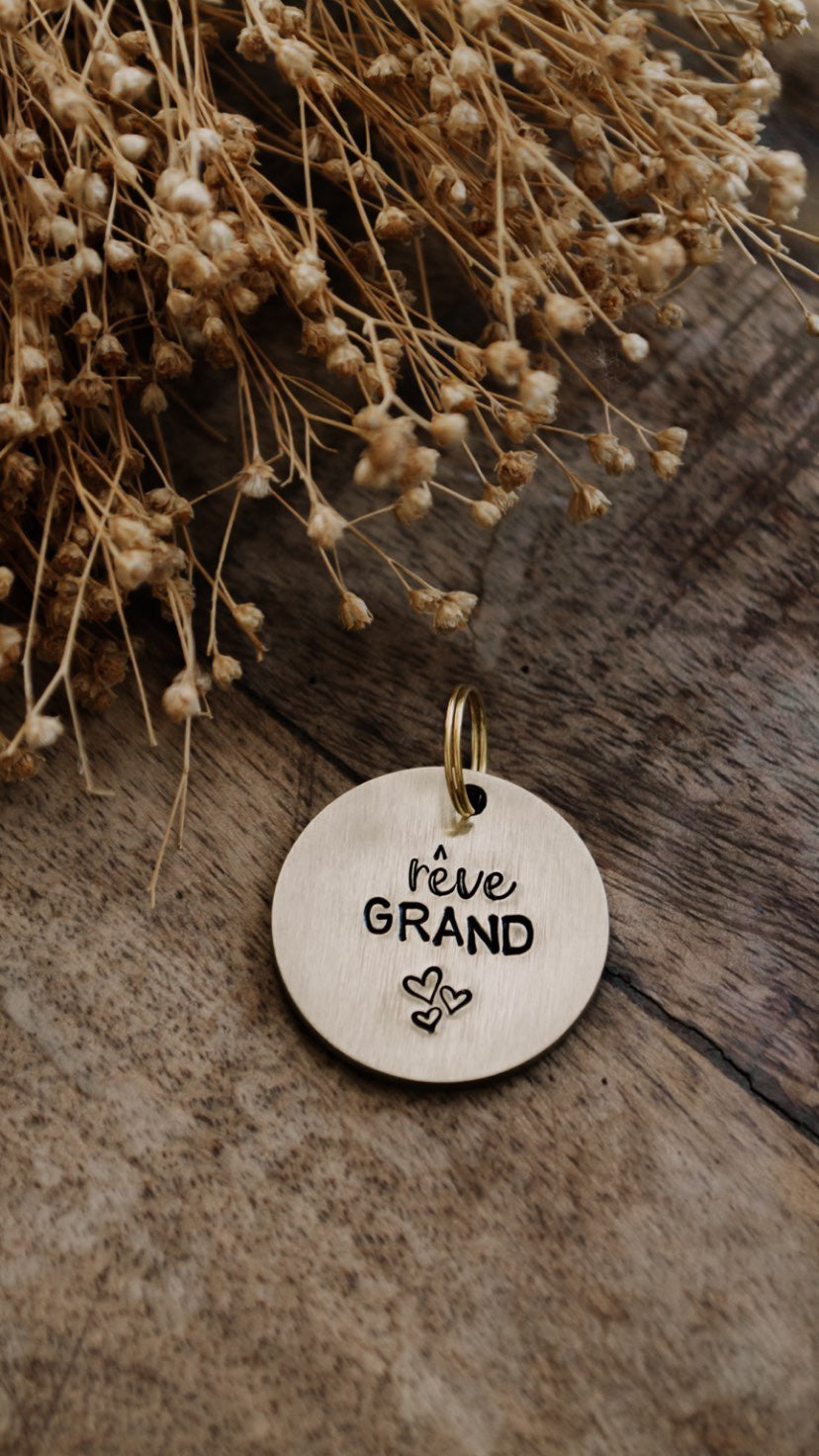 Porte-clé "rêve GRAND" - sous le sable design - grisbleu