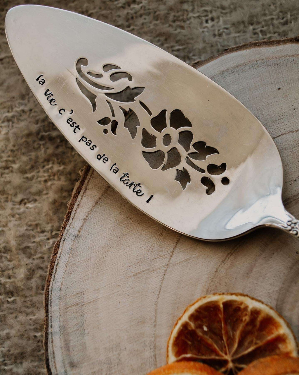 Personnalisation de pelle à tarte - sous le sable design - grisbleu