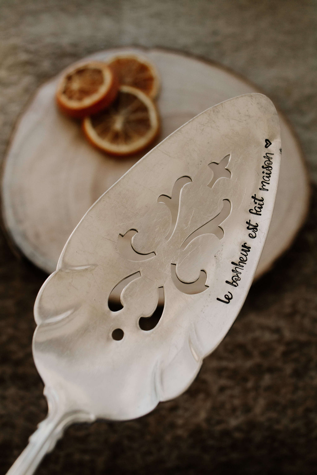 Personnalisation de pelle à tarte - sous le sable design - grisbleu