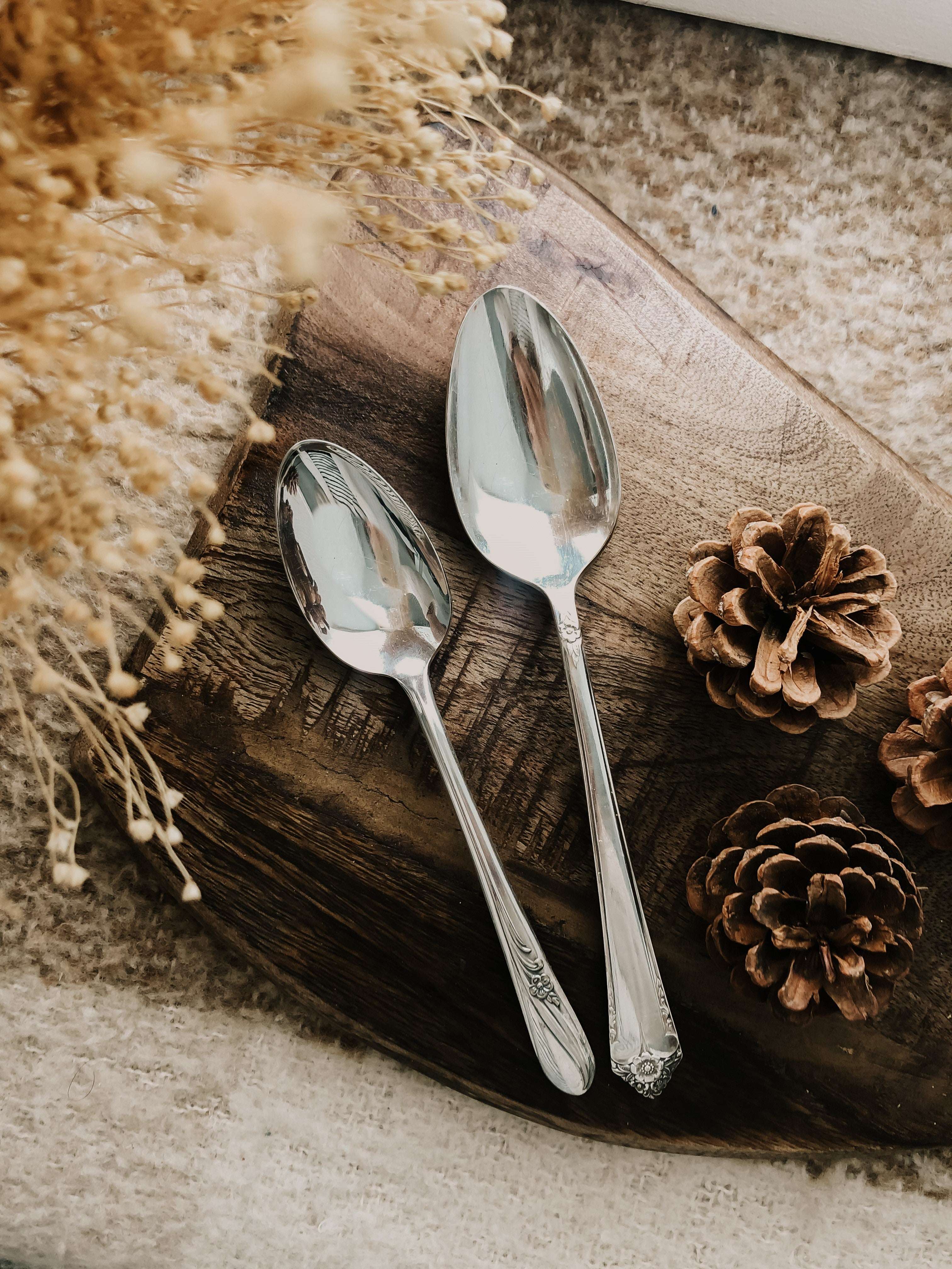 Personnalisation de cuillère à soupe fleurie - sous le sable design - grisbleu