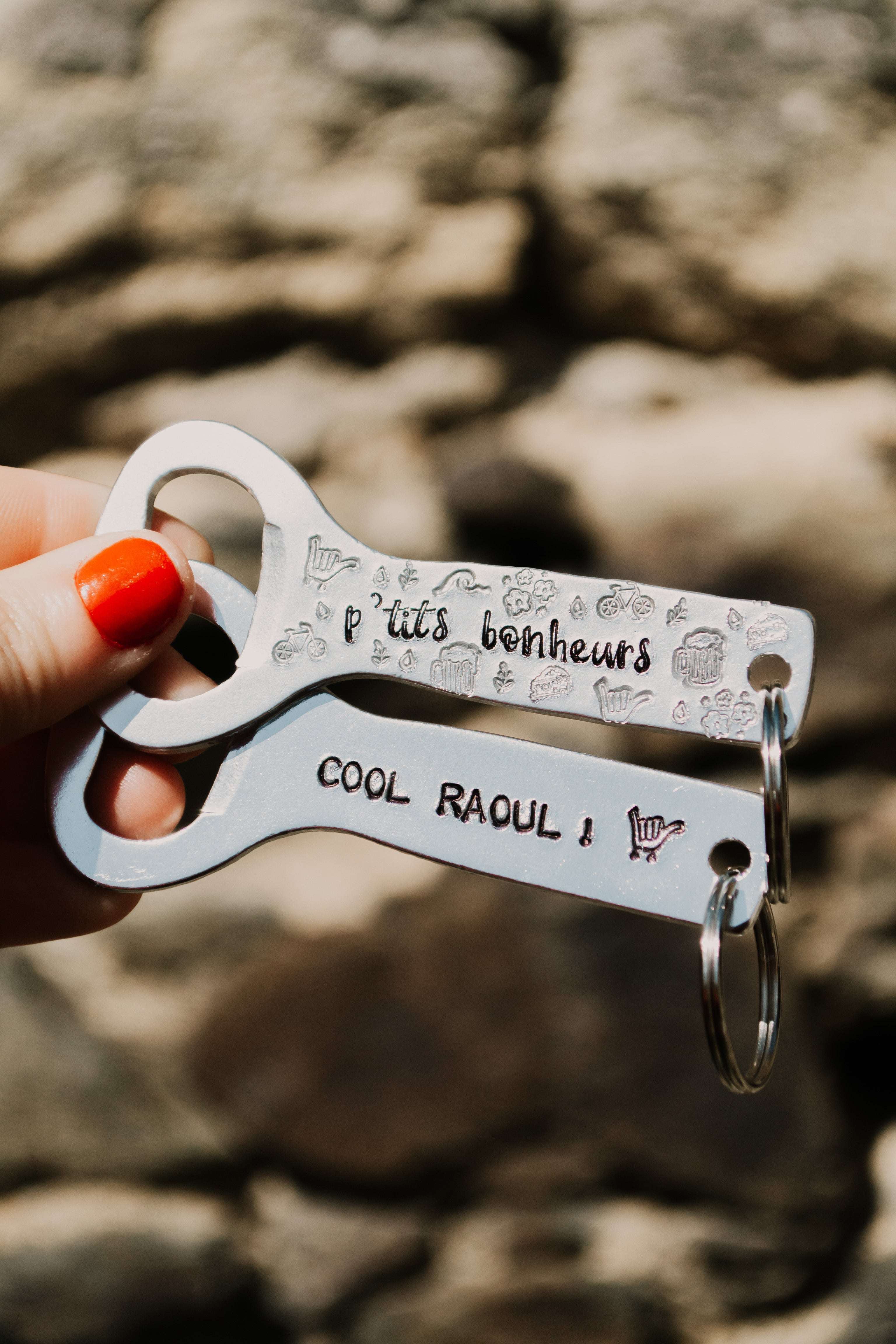 Personnalisation décapsuleur en aluminium - sous le sable design - grisbleu