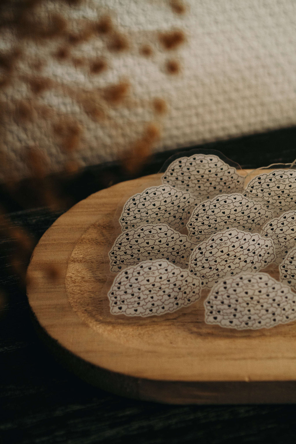 Plein de pin's bonhomme douillet sur support