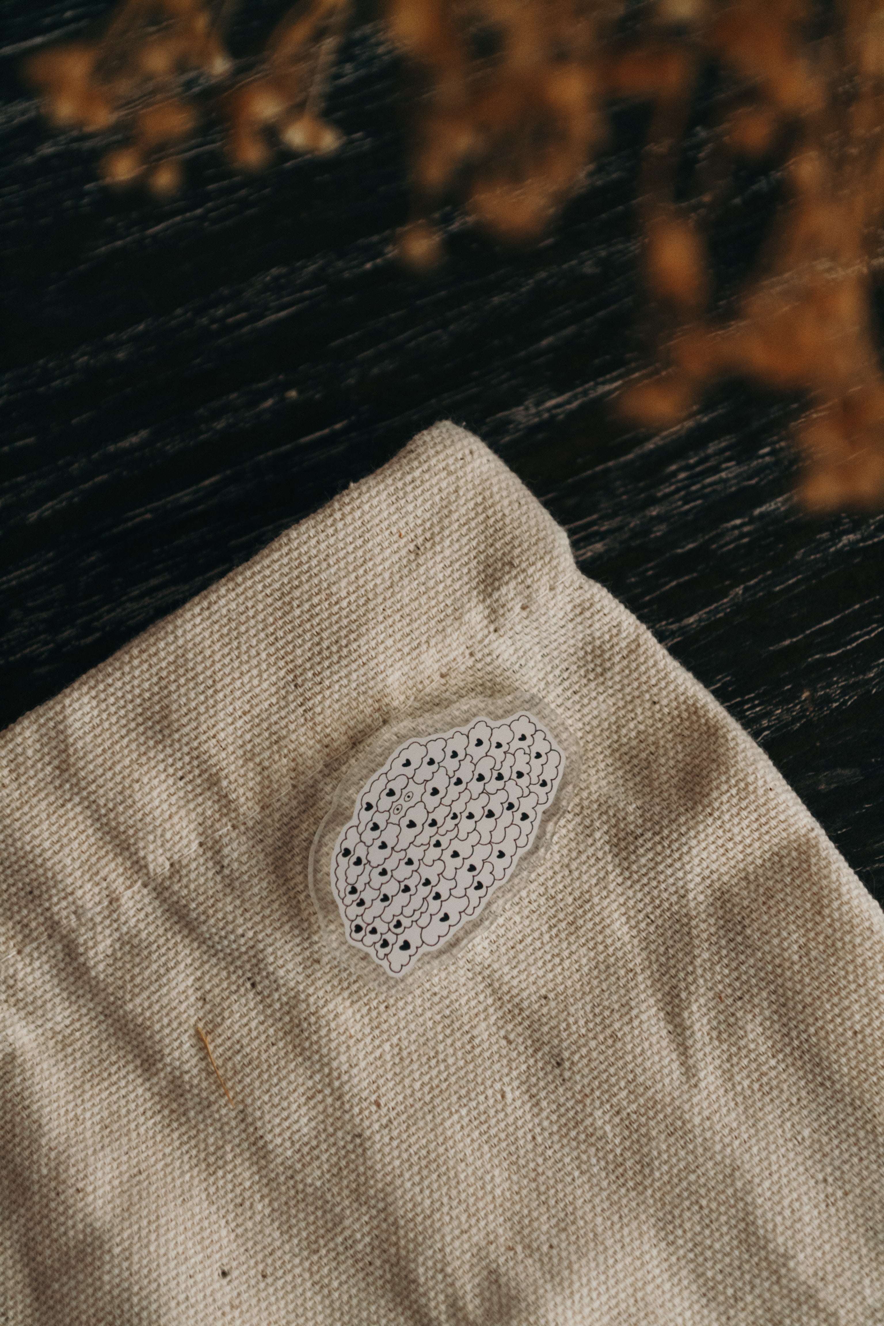 Pin's sur totebag, badge en acrylique