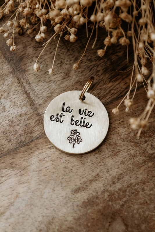 Porte-clé "la vie est belle" - sous le sable design - grisbleu