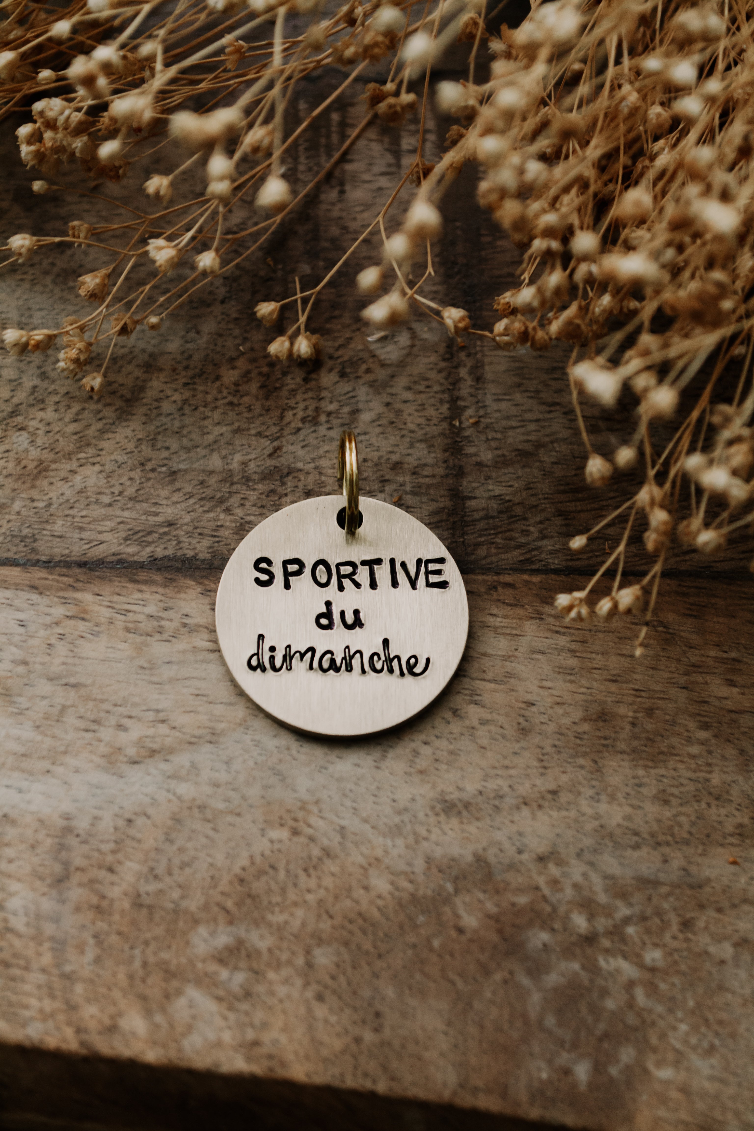 Porte-clé "sportive du dimanche" - sous le sable design - grisbleu