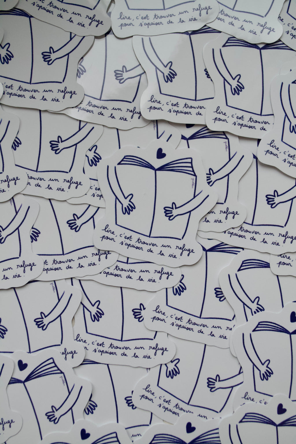 Stickers "Lire c'est trouver un refuge pour s'apaiser de la vie"