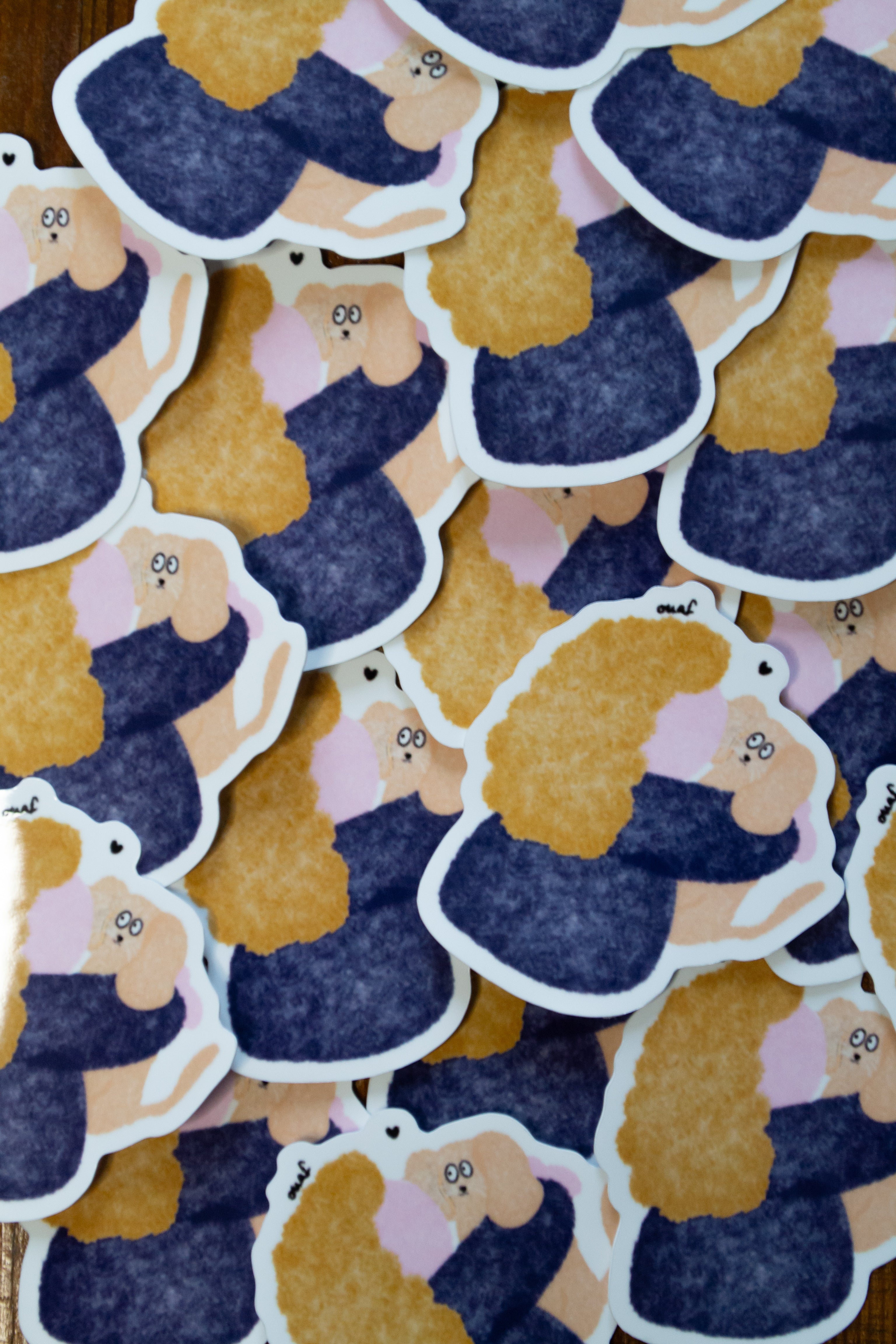 Autocollant chien et fille qui le prend dans ses bras - grisbleu 